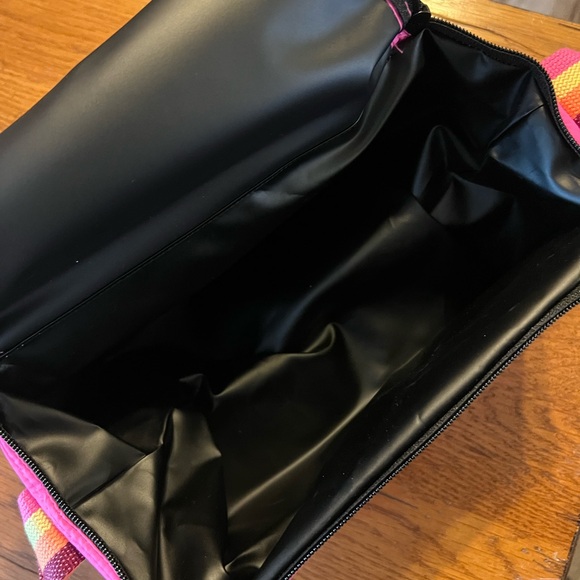 Victoria's Secret PINK Cooler Lunch Tote w/Keychain - Picture 6 of 6